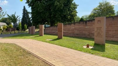 Bürgermeisterstelen auf Malscher Friedhof