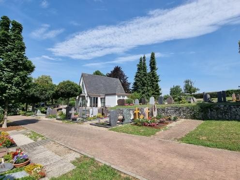 Friedhof Sulzbach Blick auf Aussegnungshalle