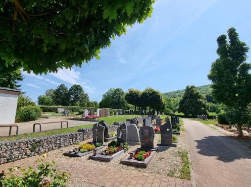 Friedhof Sulzbach Blick auf Gräber