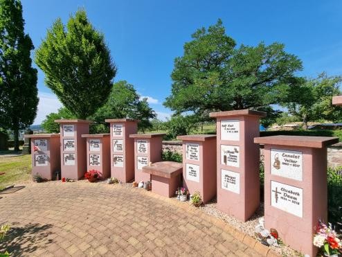 Friedhof Völkersbach Stelen