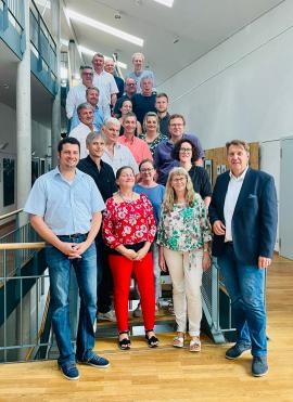 Gemeinderätinnen und Gemeinderäte mit Bürgermeister Markus Bechler