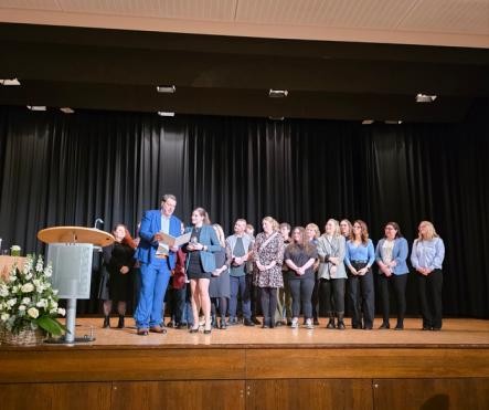 Das ehrenamtliche Team der „Hilf mit in Malsch“ Aktion auf der Bühne