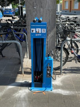 Blaue Fahrrad Servicestation