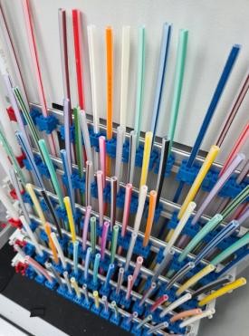 Glasfaserröhrchen in einem Verteilerkasten